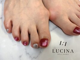 H-832上品赤マグネットネイル