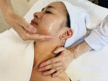 コスメティックス カトウ(COSMETICS KATO)/フェイスラインからデコルテ