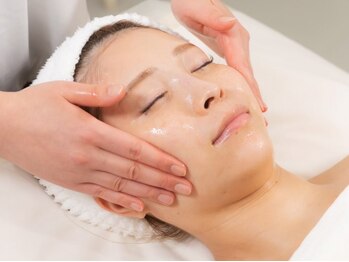 カラン(CALIN)の写真/【長年肌悩みを抱えている方に◎】ニキビケア/ハーブピーリング/毛穴改善が叶う最先端フェイシャル専門店＊