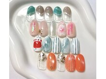 街のネイル屋さんの雰囲気(8月限定アートサンプル¥5,400(税込))