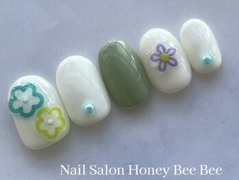 ハニービービー(Honey Bee Bee)/ゆるふわフラワーネイル