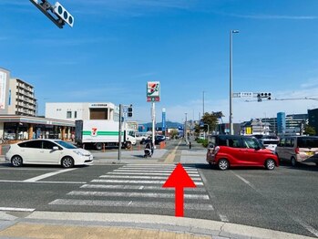 和音(WAON)/３．「セブンイレブン」の交差点