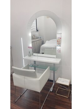 アンシャンテモア(ENCHANT MOI)/メイクブース