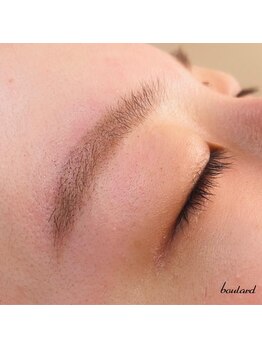 ボラード(boulard)/眉毛を整えたいなら