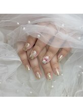 白(HAKU)/リピーター様お持ち込みネイル