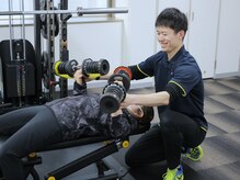 シナジム(SynerGym)の雰囲気（落ち着いたプライベート空間でトレーニングができます◎）