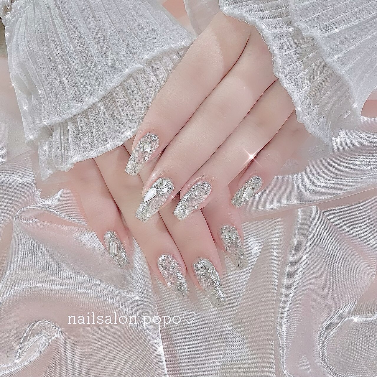 2026年冬トレンド】ホワイト 冬のネイルデザイン集｜人気順｜23ページ