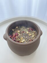 フロレゾン(Floraison)/よもぎとハーブの相乗効果◎