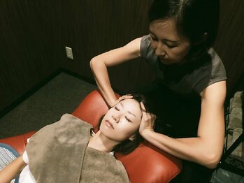 クオリア(Qualia)の写真/【極上VIPルームでの施術◎】リラックスの極みを体験！60分間のドライヘッドスパ＋ハンドマッサージ☆