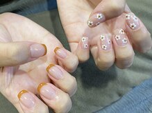 ネイルアルケー(Nail ARCHE)/フレンチ×フラワーネイル