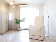 ノイ(noi.)の雰囲気（居心地の良い空間でネイルとまつげの同時施術も可能です。）