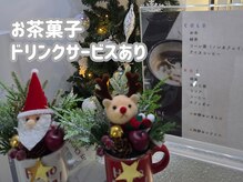 多数アメニティあり。施術後はドリンクとお茶菓子でほっと一息。