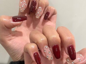 ソワン 恵比寿(Soin)/ボルドー×ビジューネイル