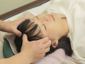 寝屋川かわい鍼灸整骨院の写真/心身の疲れを整えてスッキリしたい貴女へ。眼精疲労や肩こり、産後や更年期の不調を整えるケアや改善に