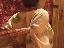 タイ王宮式リラクゼーションサロン 伊織の雰囲気（ゆったり、じっくり、指圧し、ぐぐ～っとお身体を伸ばし緩めます）