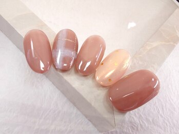 ディバイン ネイルズ(DIVINE NAILS)の写真/さりげないアクセントが魅力《6種から選べるニュアンス冬2本アート¥5500/4本アート¥6500》パラジェル+¥1000