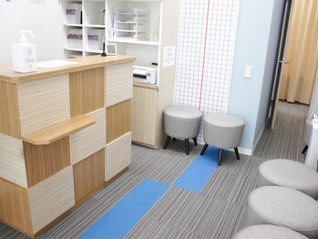 アイキュア 鍼灸接骨院 本町(iCure鍼灸接骨院)/受付・待合室