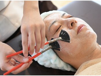 ザデトックスメディカル(THE DETOX MEDICAL)の写真/美肌へ。よもぎ×ララピーリングで肌本来の力を引き出す!温活×肌育プラン◎内側・外側から美をアプローチ!