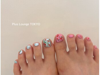 プルースラウンジ トウキョウ(Plus Lounge TOKYO)の写真/フットネイルで足元も可愛くアート♪おすすめデザイン豊富で大人女性にも人気◎[パラジェル/原宿/フット]