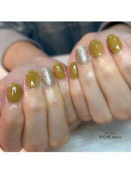 リッシュ ドゥ(RICHE deux)/くすみイエローネイル