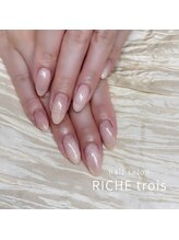 リッシュ トロワ(RICHE trois)/上品！マグネットネイル