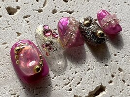パーツがかわいいピンクアート