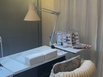ロキエ(ROCHIE)の写真/お客様一人一人の爪の形を見極めて、丁寧に施術◎他の人と差をつけたい方にも♪爪のお悩み相談も大歓迎☆