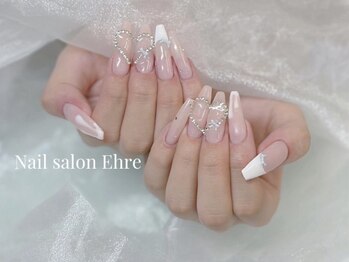 ネイルサロン エーレ 梅田店(Ehre)の写真/【梅田駅スグ】モチ抜群◎カラー変更可能!!トレンドデザイン豊富＆持ち込みアートコースで理想の指先に!!♪