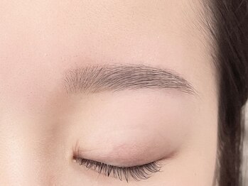 アシャ(ASHA)/丁寧な間引きで自然な毛流れに