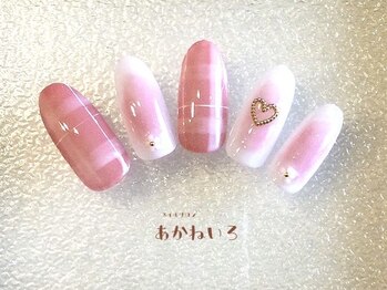 春色チーク　チェックネイル