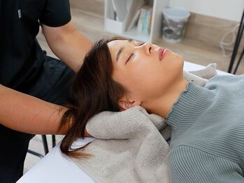 整体院 結喜/ハイブリッド整体 施術風景