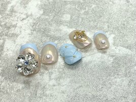 韓国風キラキラパーツネイル