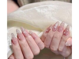 キラキラグラデーションネイル