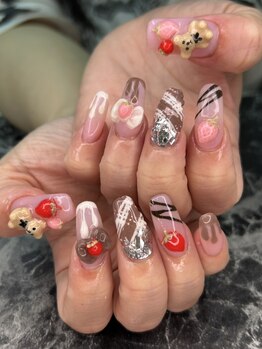 アイル ビューティーサロン(Airu Beauty Salon)の写真/【まっすぐ美しい爪の形は高技術の証！】手が美しく見えるスカルプは女性らしさに華を添えてくれます♪