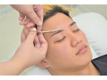 クール(COEUR)/眉の濃さや長さもカットで調整！