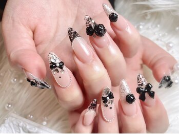 黒 レースネイル