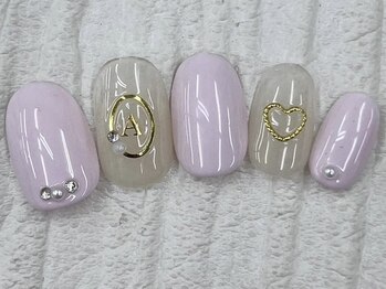 ハニービービー(Honey Bee Bee)/イニシャルネイル