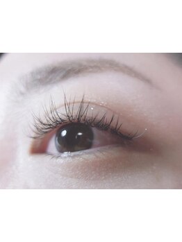 ナチュラル上品な目元にしたい