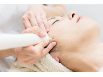 サロンドキャヴィ(Salon de Cavi)/