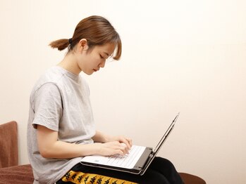 小悪魔退治/猫背でパソコンワーク？！