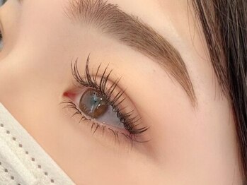 リト 茅ヶ崎((Lito)の写真/【フラットラッシュ導入店】軽いつけ心地で自然な仕上がりに♪自まつげ派の方は【パリジェンヌ】がお勧め◎