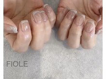 フィオル(FIOLE)/フレンチネイル♪