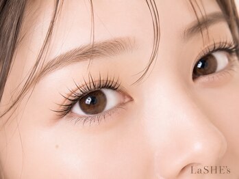 ラシーズ 梅田茶屋町店(La SHE's)の写真/【NUchayamachiすぐ】予約殺到人気店!最高級セーブル&こだわりの上質グルー使用♪本数無制限付け放題も◎