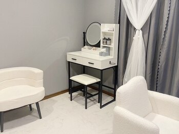 フルーブ(FleuVe)の写真/【中百舌鳥 Nail＆Eyelash Salon☆】大人可愛い店内で話題のトレンド施術が受けられる♪
