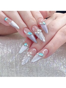 クイーンズビューティーサロン 歌舞伎町店(Queen's beauty salon)の写真/《イベント前や推しネイルに合わせた華やかなデザインに》豊富なカラー&パーツで自分の“なりたい”が叶う!
