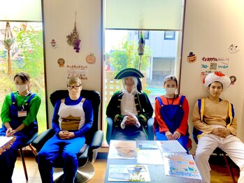 東合川はりきゅう整骨院/ハロウィンは仲良く仮装♪