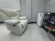 ホワイトニングショップ 阪急伊丹店の雰囲気（半個室なので、人目を気にせずリラックスしていただけます♪）