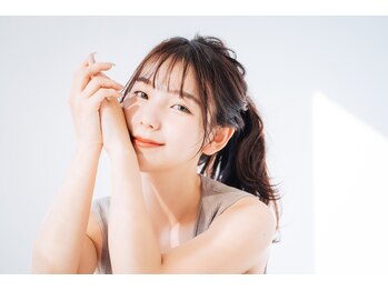 つるピカ 新宿店の写真/今だけ!【光フェイシャル＋生コラーゲンパック￥1500】毛穴レスの小顔に!コラーゲン再生で内側から水光肌へ