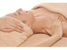 イービーシーシー新宿(e.b.c.c.)/9)首・肩トリートメント 