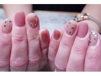 プチリリィ(Petit Lily)/馴染みカラーで季節ネイル